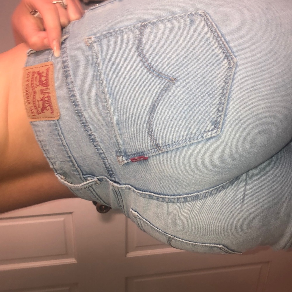 Light blue Levi jeans